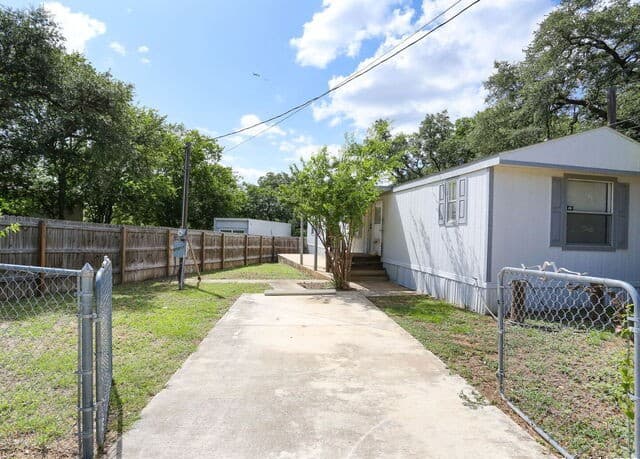 rental at 25211 Aue in San Antonio, TX — photo 4