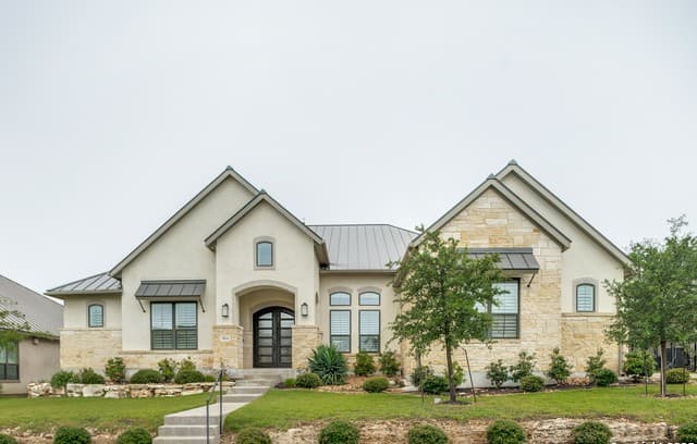 5-bedroom rental at 3826 Luz Del Faro in San Antonio, TX — photo 1