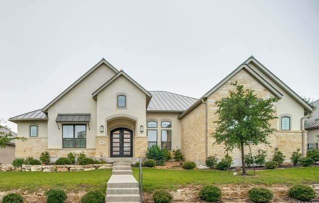 5-bedroom rental at 3826 Luz Del Faro in San Antonio, TX — photo 2