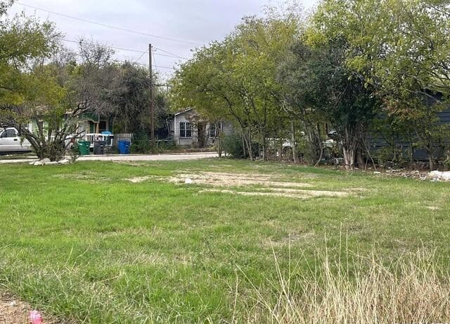 rental at 801 Albert in San Antonio, TX — photo 1