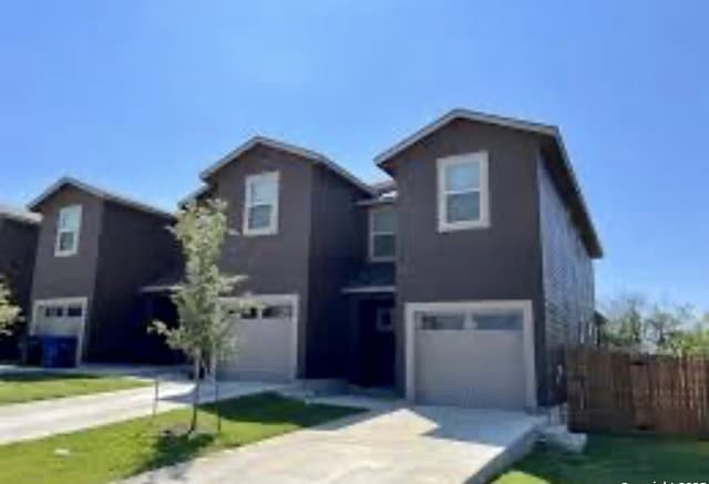 rental at 801 Albert in San Antonio, TX — photo 2
