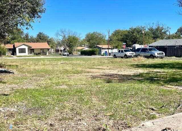 rental at 801 Albert in San Antonio, TX — photo 4