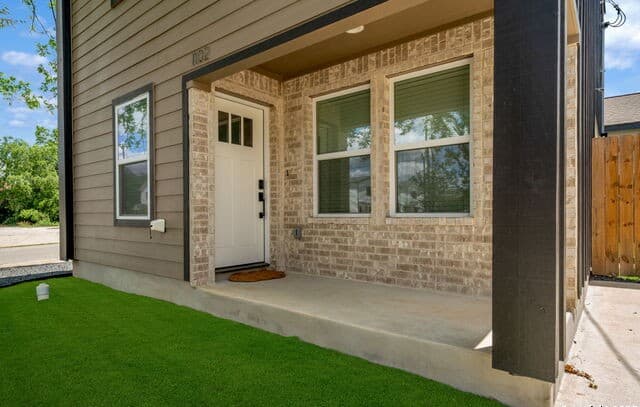 3-bedroom rental at 2236 Schley in San Antonio, TX — photo 2