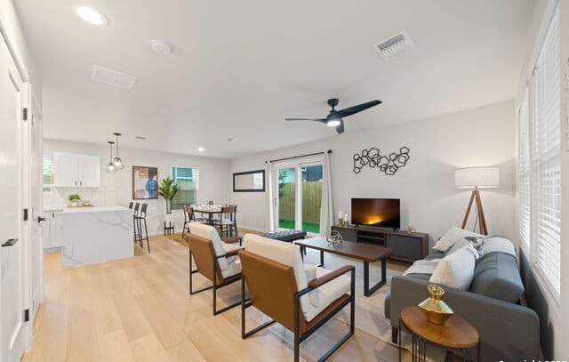 3-bedroom rental at 2236 Schley in San Antonio, TX — photo 5