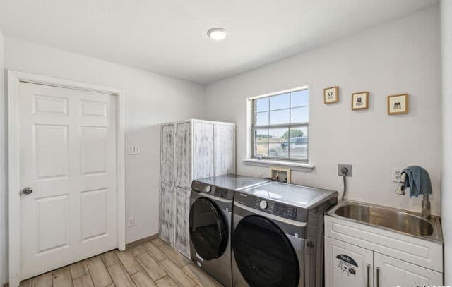 5-bedroom rental at 2355 Stuart Rd in Adkins, TX — photo 3