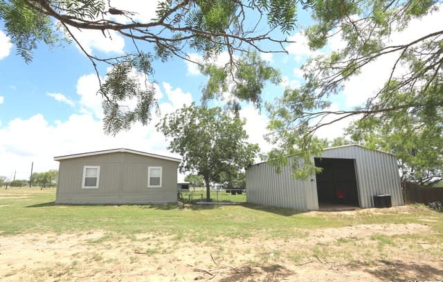 3-bedroom rental at 7510 Pittman in Adkins, TX — photo 1