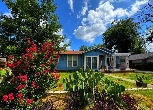 4-bedroom rental at 3539 El Paso in San Antonio, TX — photo 2