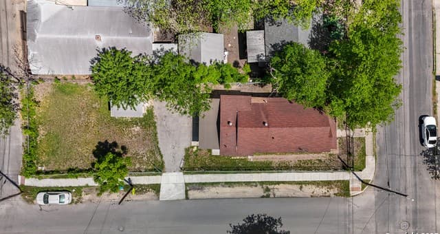 3-bedroom rental at 2121 San Fernando in San Antonio, TX — photo 5