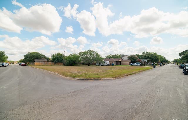 rental at 303 Lebanon in San Antonio, TX — photo 3