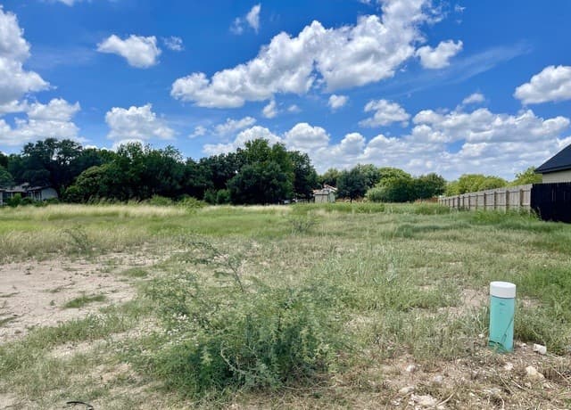 rental at 243 Janice Avenue in Castroville, TX — photo 4