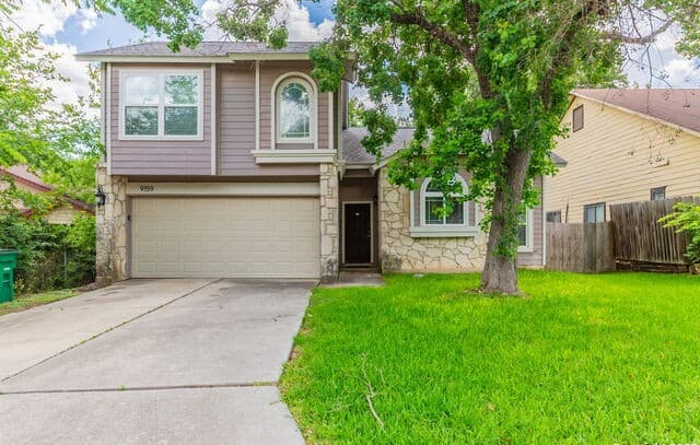 3-bedroom rental at 9159 Autumn Storm in San Antonio, TX — photo 1