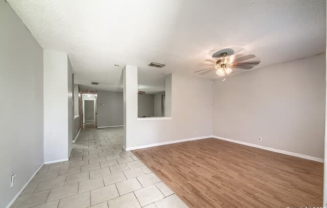 3-bedroom rental at 6827 Misty Field in Converse, TX — photo 3