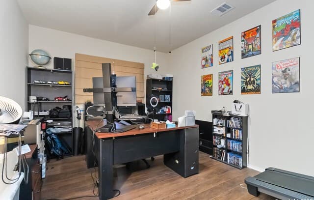 4-bedroom rental at 10523 Timber Country in San Antonio, TX — photo 3