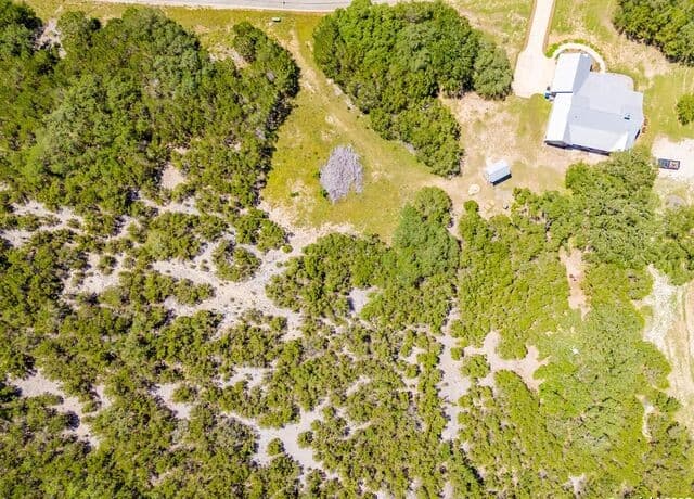 rental at 380 Pr 1712 in Mico, TX — photo 5