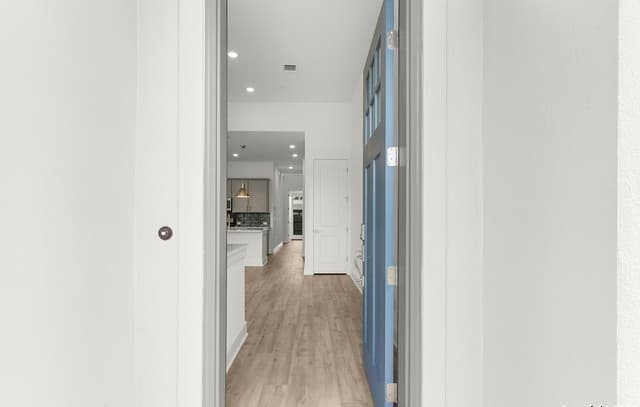 3-bedroom rental at 10023 University Way Unit 6 in San Antonio, TX — photo 2