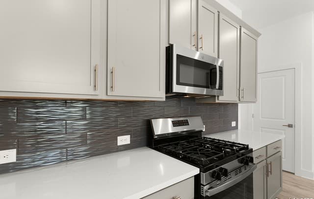 3-bedroom rental at 10023 University Way Unit 6 in San Antonio, TX — photo 5