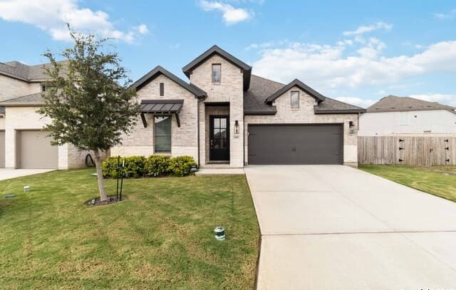 4-bedroom rental at 222 Poe Parkway in Castroville, TX — photo 2