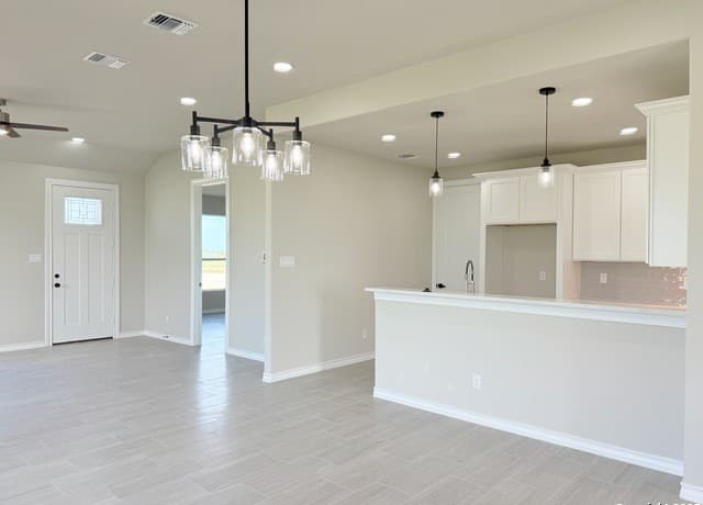 3-bedroom rental at 144 Camino Verde Ct in La Vernia, TX — photo 3