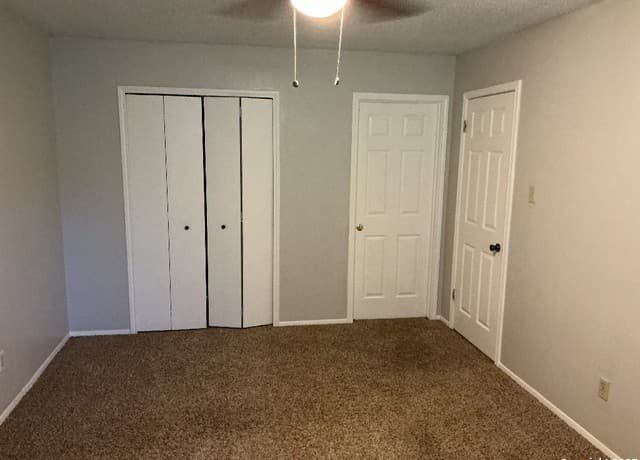 3-bedroom rental at 9307 Woodheather St in San Antonio, TX — photo 3