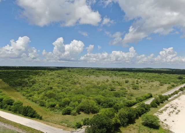 rental at TRACT 3 County Rd 207 in Hobson, TX — photo 2