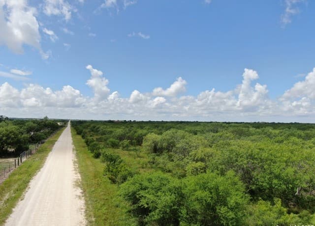 rental at TRACT 4 County Rd 208 in Hobson, TX — photo 1