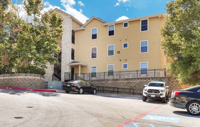 3-bedroom rental at 7323 Snowden Rd Unit 3308 in San Antonio, TX — photo 2