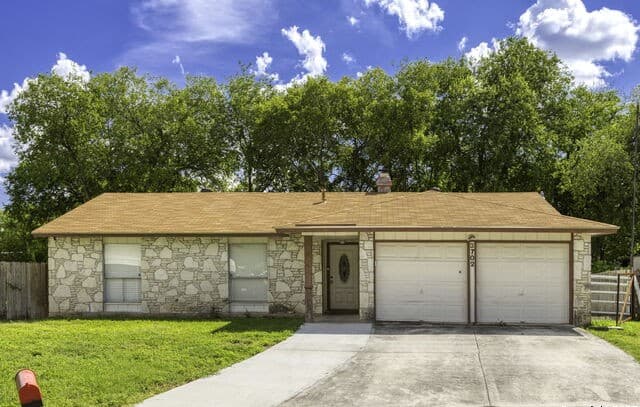 3-bedroom rental at 3702 Pipers Field in San Antonio, TX — photo 1
