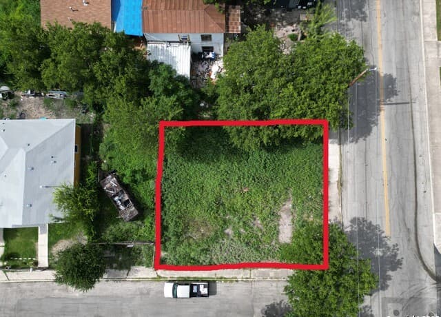 rental at 1211 S Hamilton in San Antonio, TX — photo 1