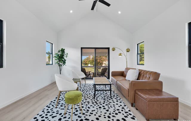 rental at 814 N Olive in San Antonio, TX — photo 2