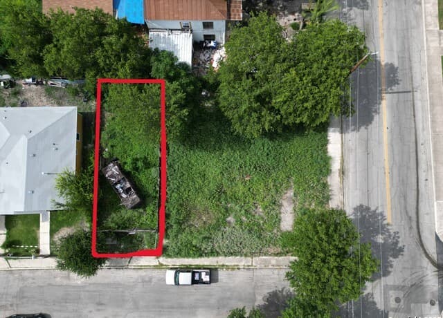 rental at 1607 San Carlos in San Antonio, TX — photo 1
