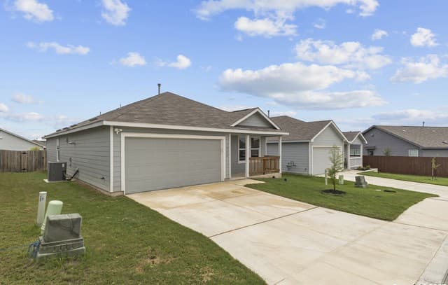 3-bedroom rental at 7022 Serf Pl in San Antonio, TX — photo 3