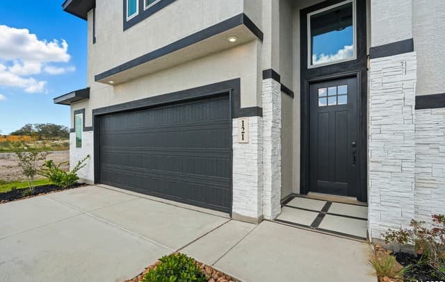 Home for sale at 121 Cherrybark Oak in Castroville, TX — photo 5