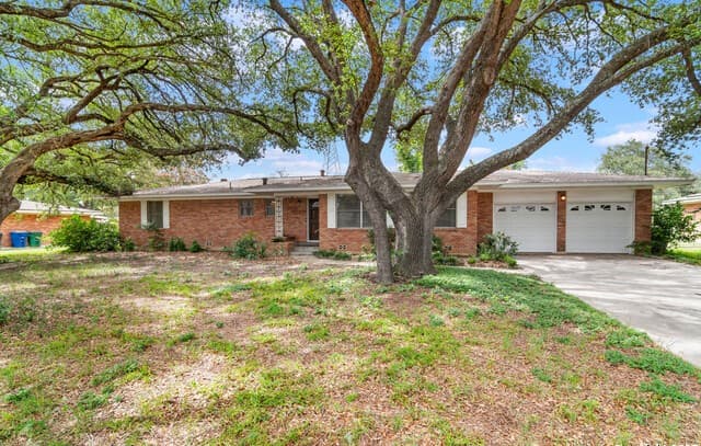 3-bedroom rental at 4706 Debbie Drive in San Antonio, TX — photo 2