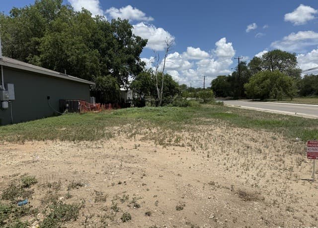 rental at 759 Morningview in San Antonio, TX — photo 2