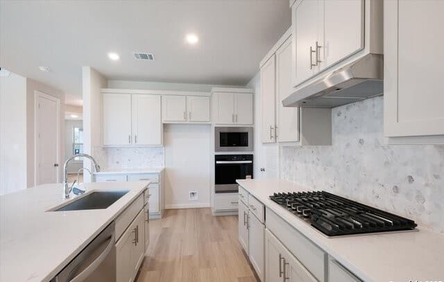 Home for sale at 444 Foxbrook Way in Cibolo, TX — photo 5