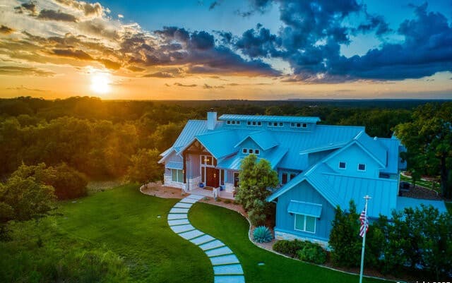7-bedroom rental at 30 Verde Point in Boerne, TX — photo 2