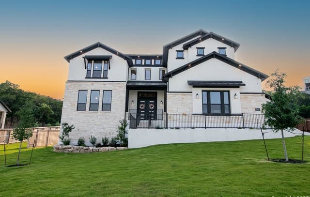 5-bedroom home for sale at 7302 Cresta Bulivar in San Antonio TX