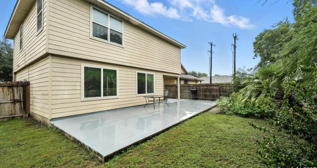 3-bedroom rental at 4006 Espada Ledge in San Antonio, TX — photo 3