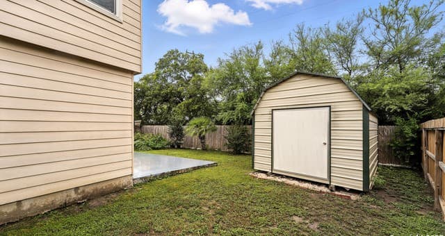 3-bedroom rental at 4006 Espada Ledge in San Antonio, TX — photo 4