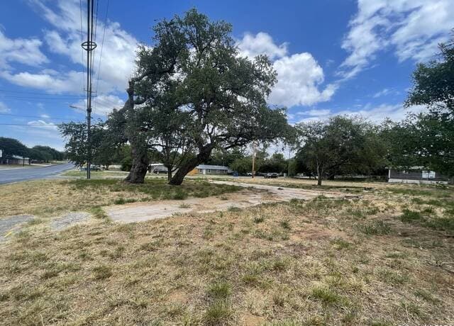 rental at 05 Windmill Ranchettes CR 329 in Jourdanton, TX — photo 3