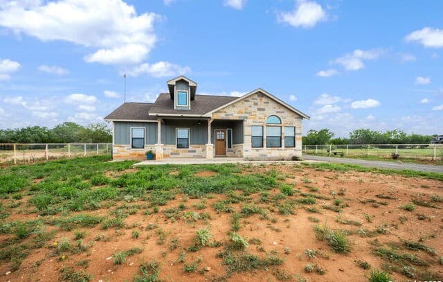 Home for sale at 7306 Tiff Nicole in Von Ormy, TX — photo 2