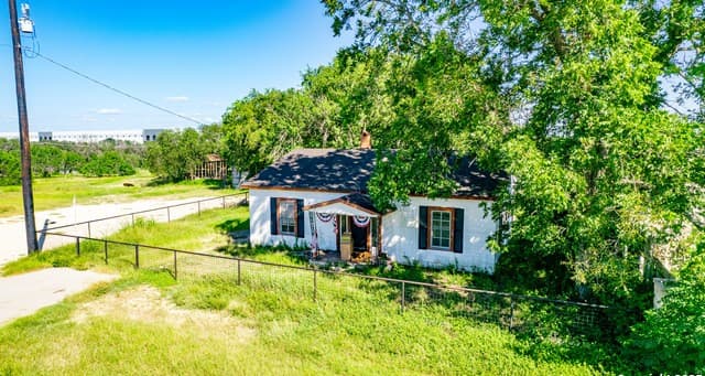 rental at 16874 Lookout in Selma, TX — photo 4