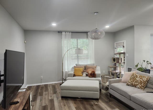 3-bedroom rental at 10115 Caspian Ledge in San Antonio, TX — photo 3