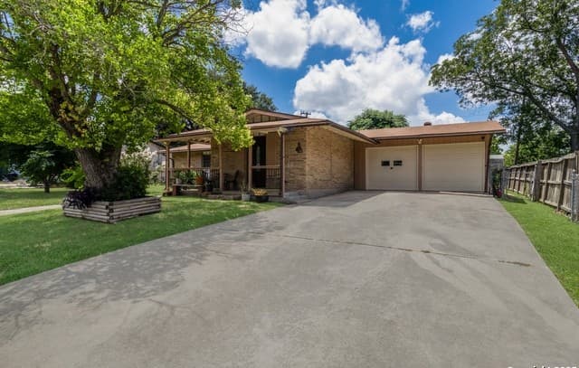 4-bedroom rental at 4422 Bikini Dr in San Antonio, TX — photo 1
