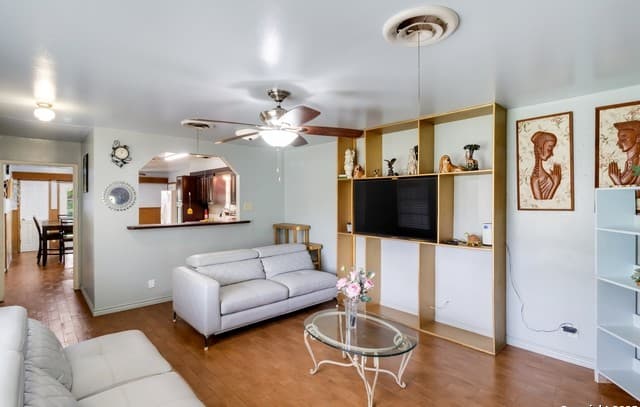 4-bedroom rental at 4422 Bikini Dr in San Antonio, TX — photo 4