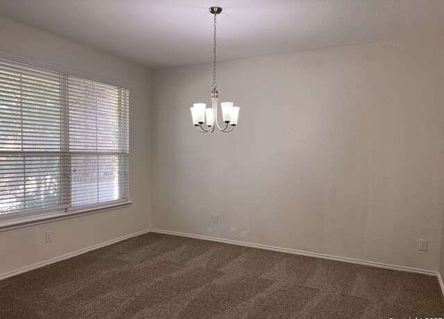 4-bedroom rental at 13418 Canyon Meadows in San Antonio, TX — photo 3
