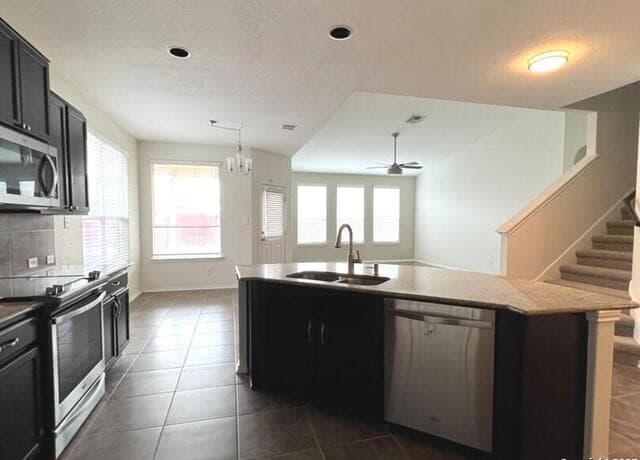 4-bedroom rental at 13418 Canyon Meadows in San Antonio, TX — photo 5