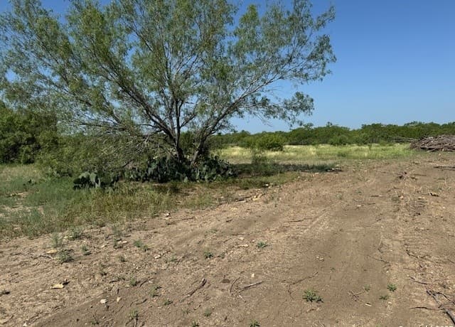 rental at 23 Windmill Ranchettes CR 329 in Jourdanton, TX — photo 4