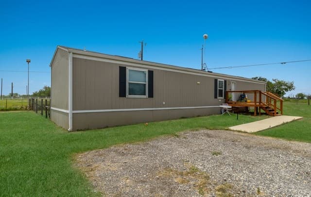 rental at 7380 Pittman in Adkins, TX — photo 2