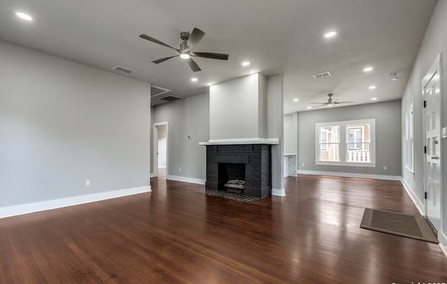 3-bedroom rental at 430 E Mulberry Ave in San Antonio, TX — photo 3